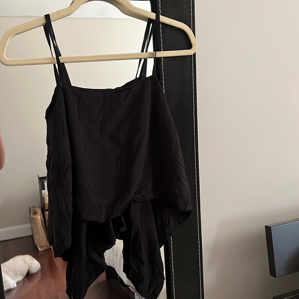 Front crop tank with flowy back